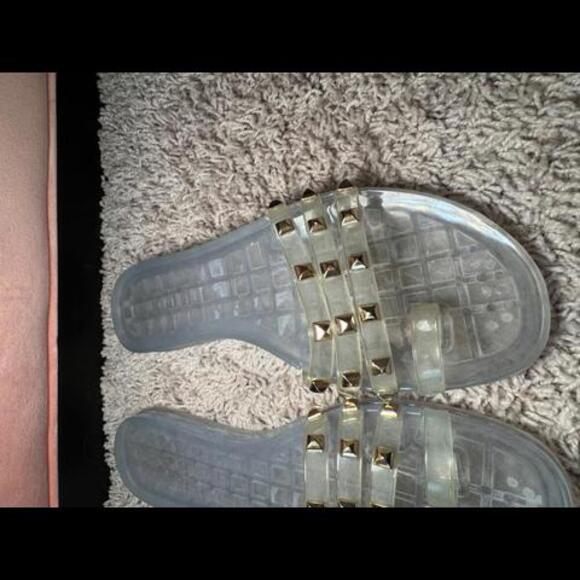 Vince Camuto - Clear Elishenta Jelly Slide Sandals - Picture 4 of 9